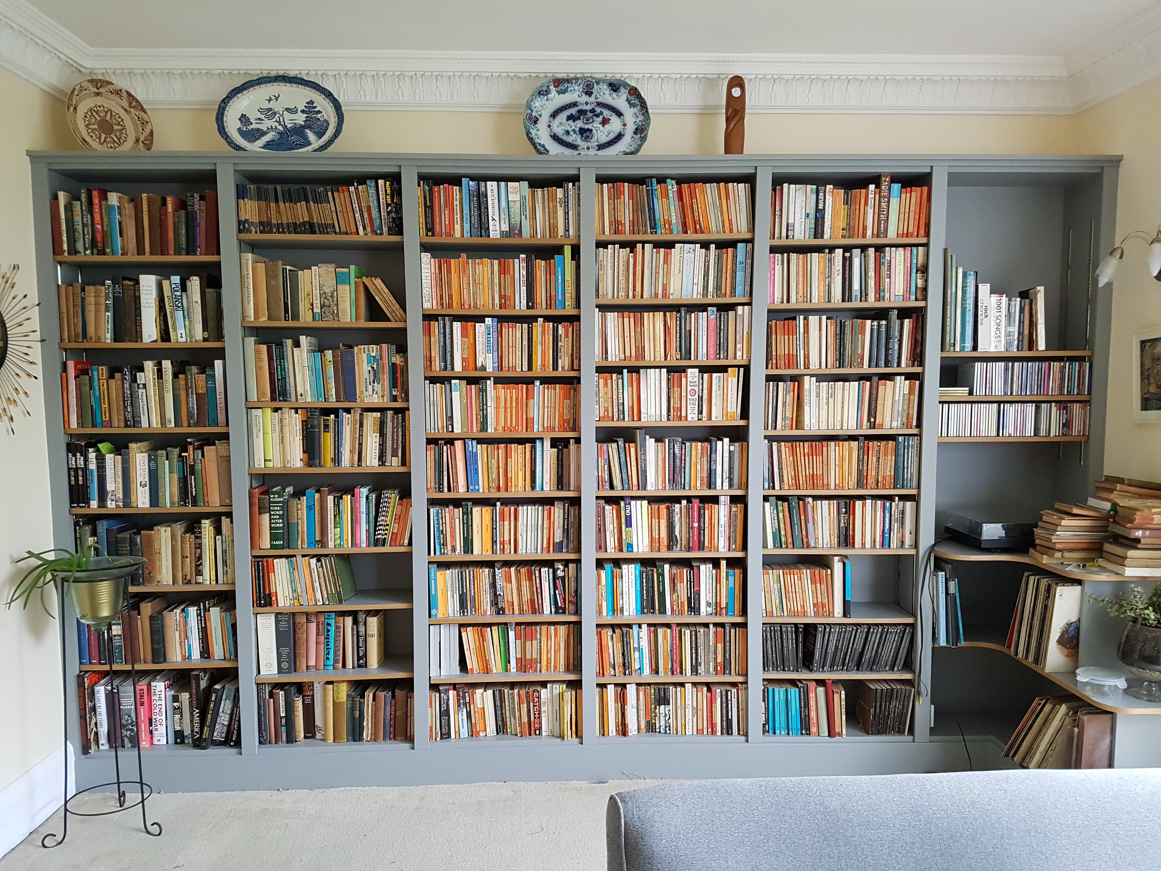 Fitted Traditional Bookcase in French Grey for a Living Room
